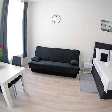 Virtus Apartments And Rooms With Free Private Parking Zagreb Oda fotoğraf